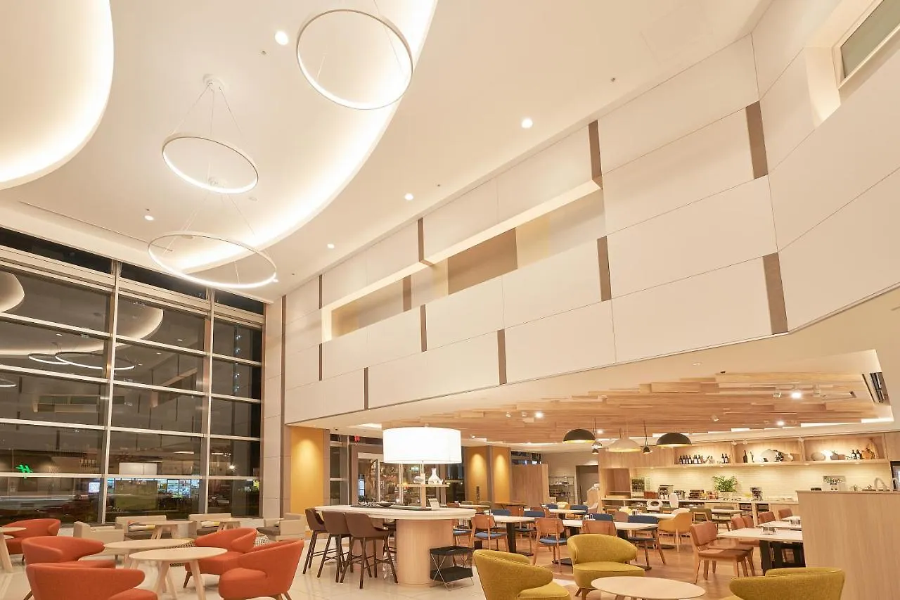 **** Отель Holiday Inn & Suites Shin Osaka By Ihg Япония