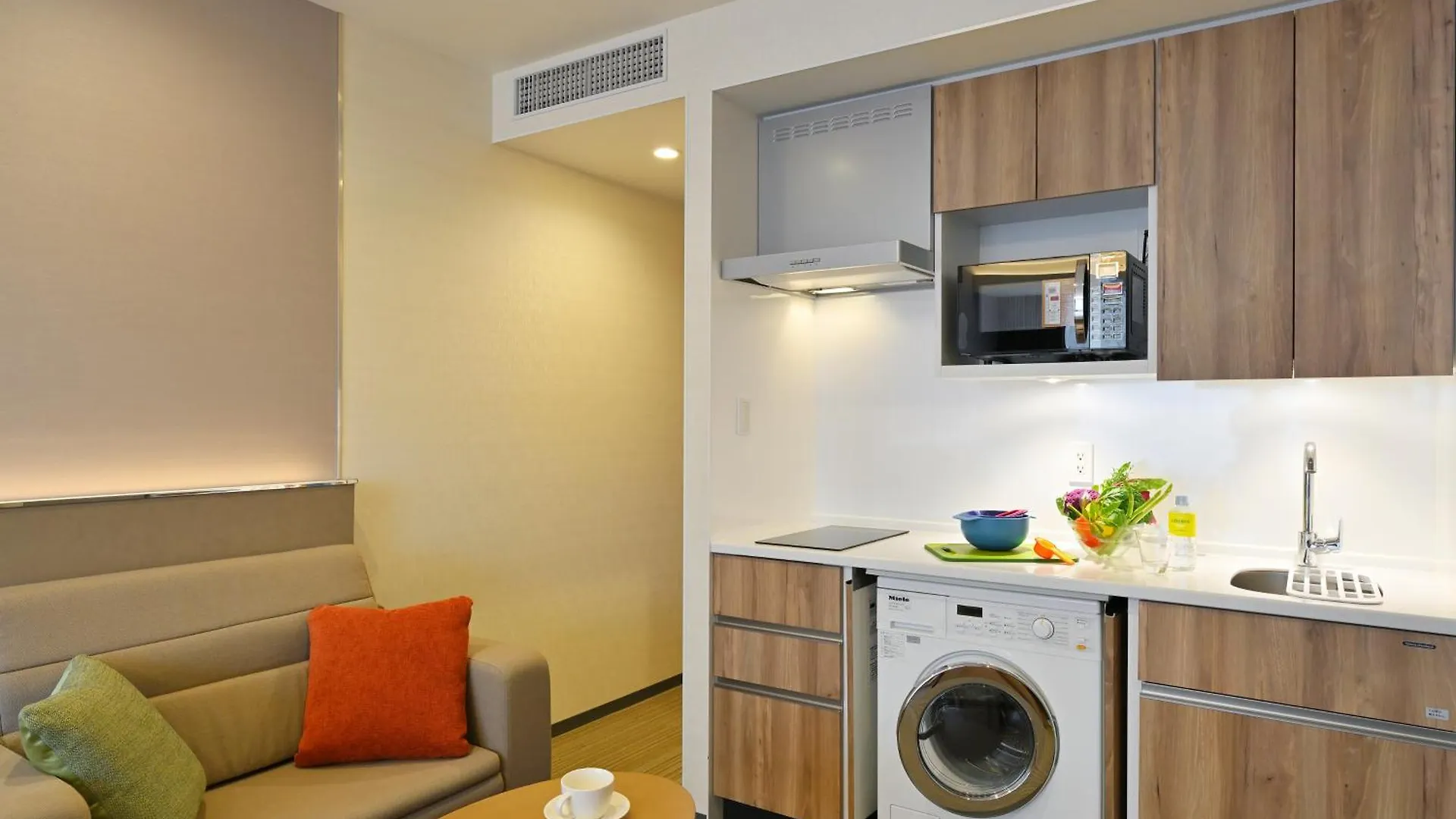 Отель Holiday Inn & Suites Shin Osaka By Ihg