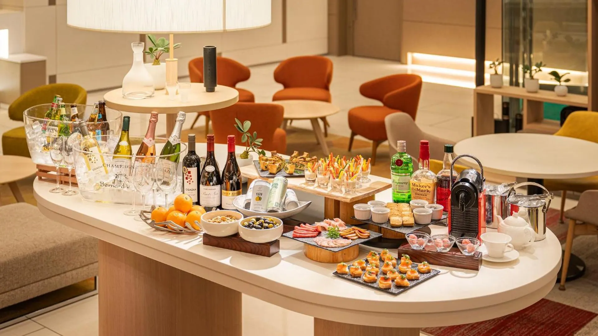 Holiday Inn & Suites Shin Osaka By Ihg 4*,  Япония