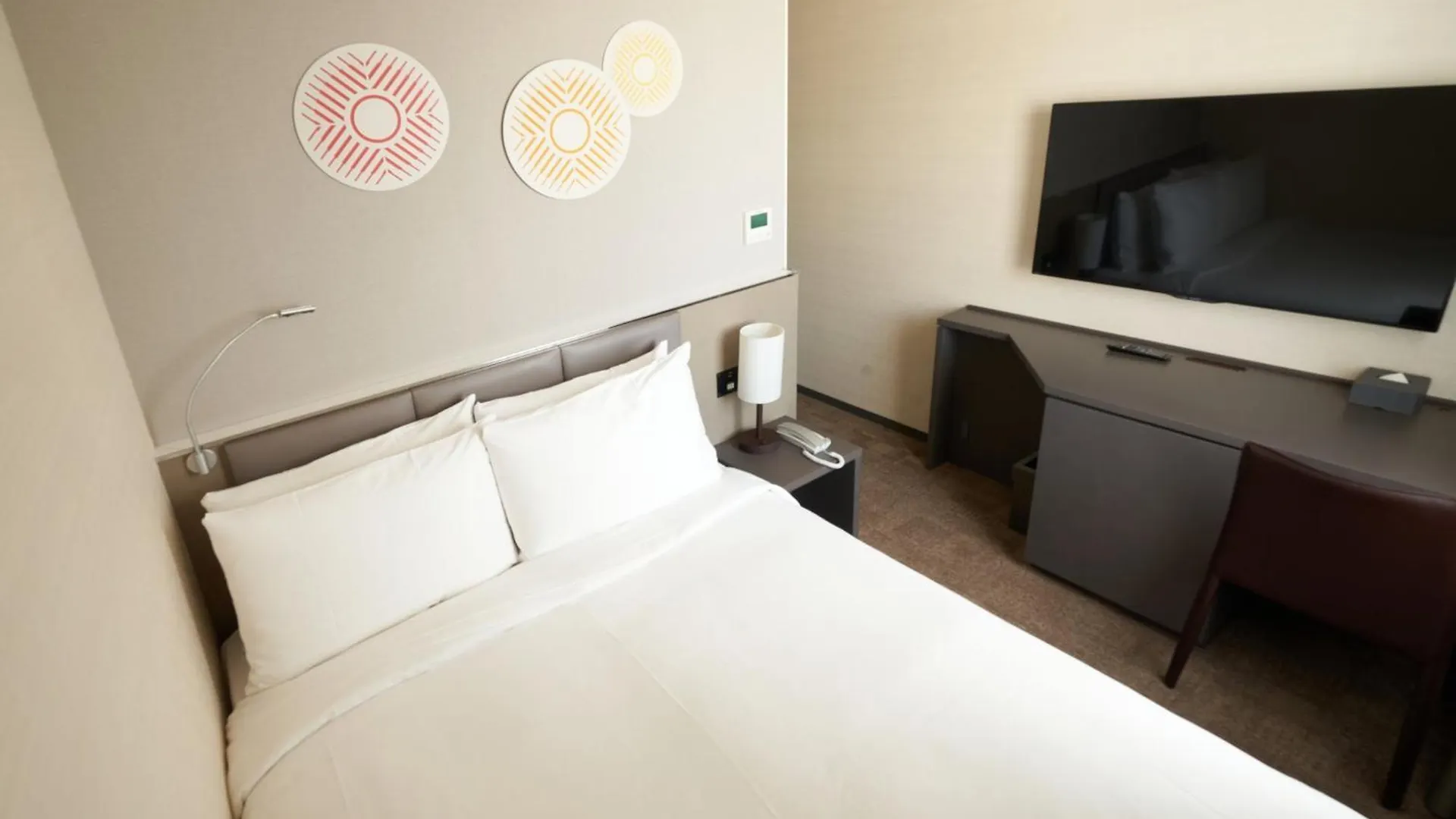 Holiday Inn & Suites Shin Osaka By Ihg 4*,  Япония